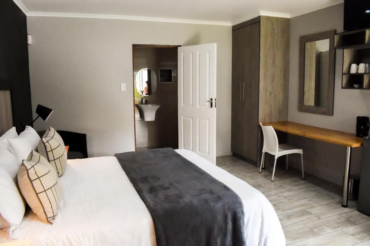 Azaria Guesthouse スウェレンダム エクステリア 写真
