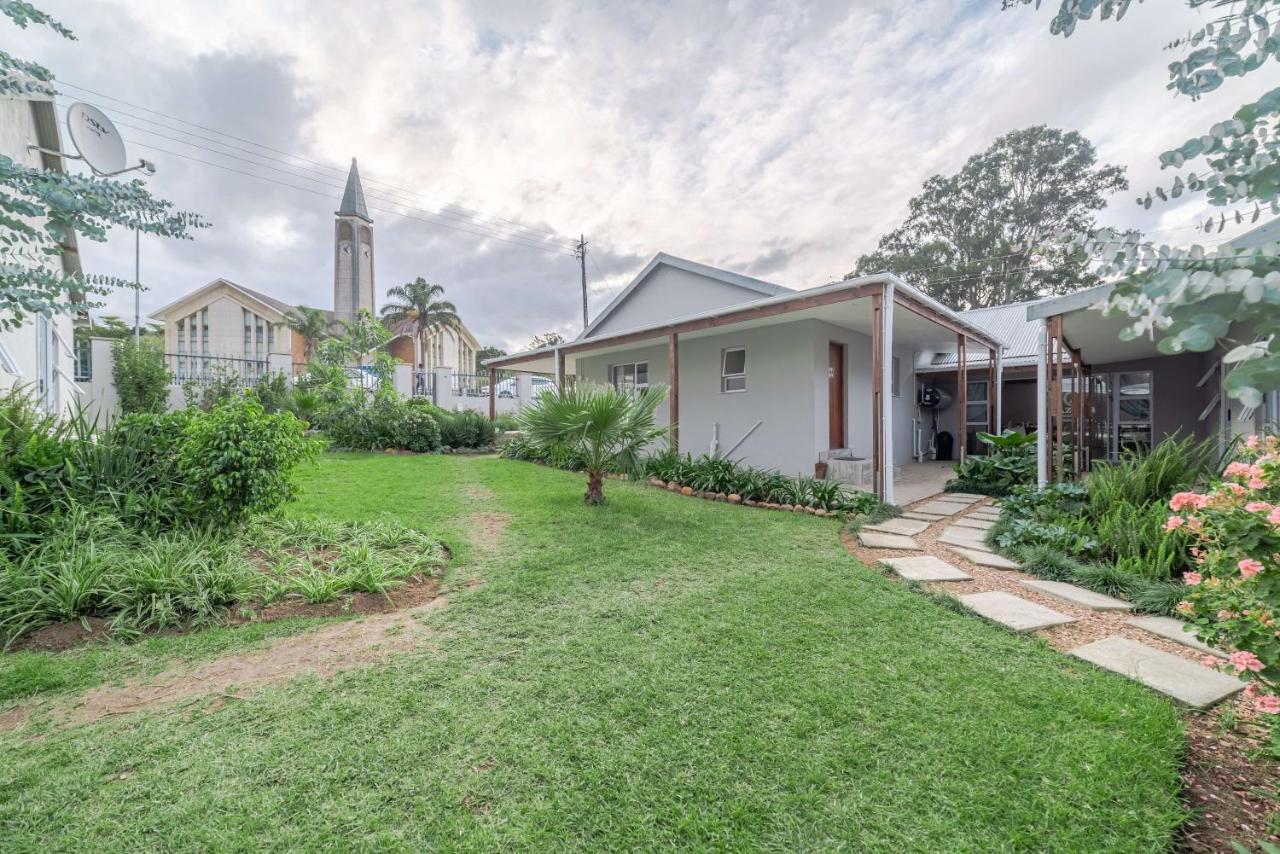 Azaria Guesthouse スウェレンダム エクステリア 写真