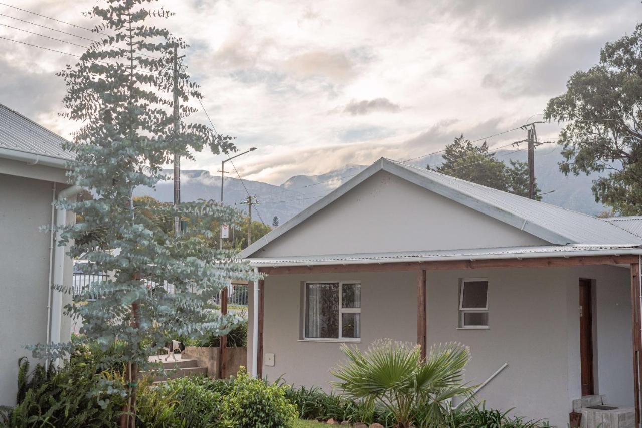 Azaria Guesthouse スウェレンダム エクステリア 写真