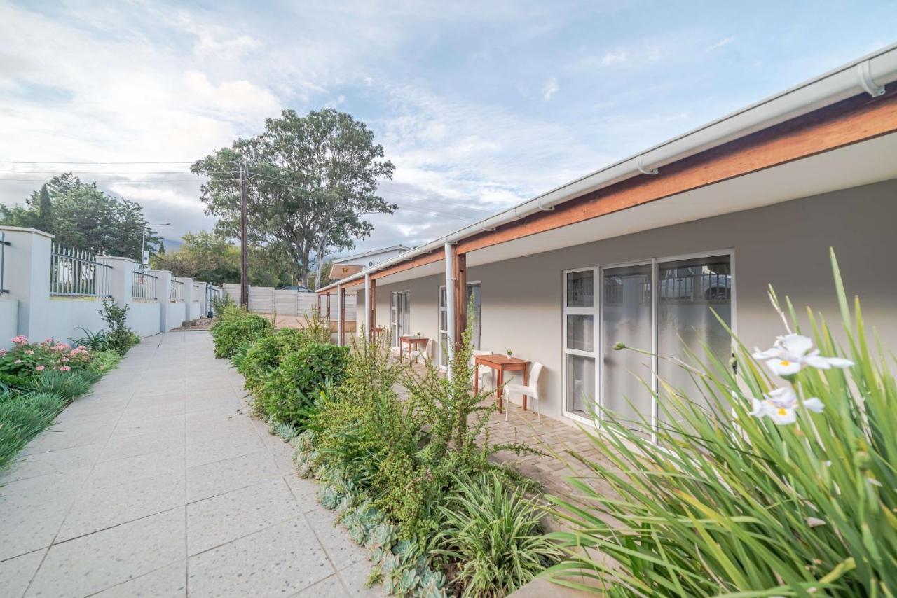 Azaria Guesthouse スウェレンダム エクステリア 写真